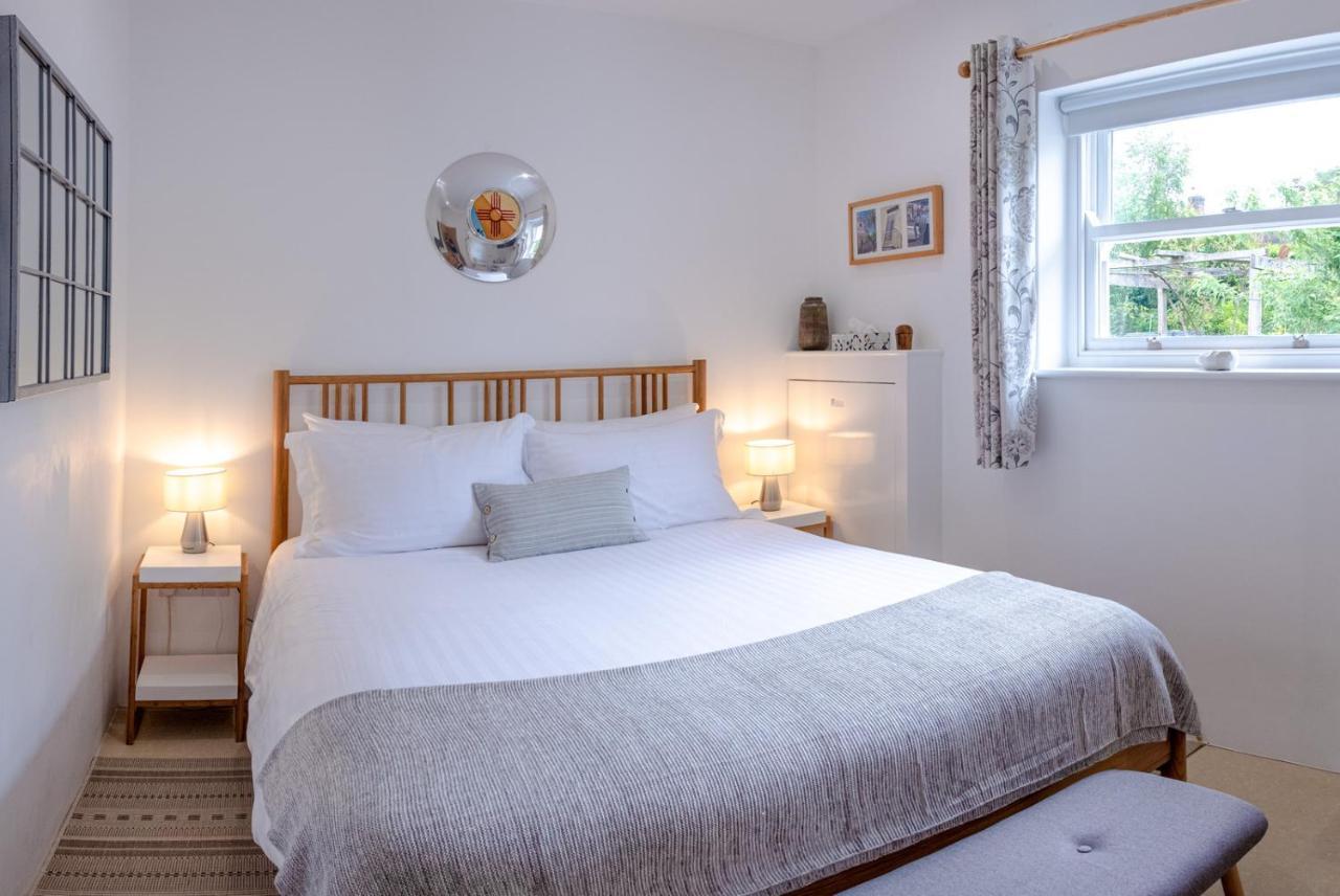 Meadow Cottage Bed & Breakfast Хоукхърст Екстериор снимка